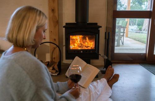 Waterhouse House | 'Tea Tree' Private Retreat with Outdoor Bath