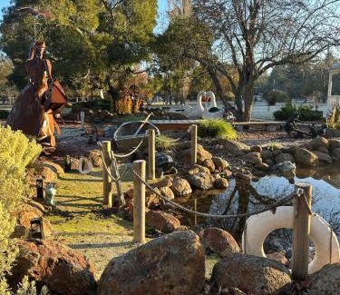 Creswick Bed & Breakfast | Tell Tales Bed & Breakfast