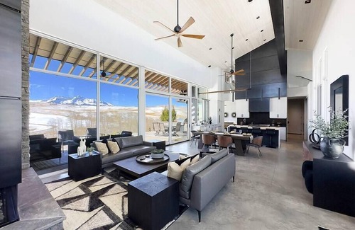Timber Ridge House | Telluride Luxe: Style and Space 3 mins to Skiing!