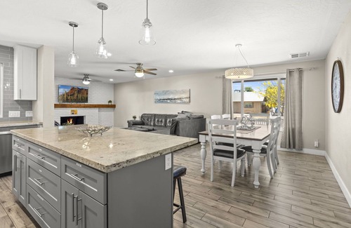 Tempe House | Tempe Getaway | Pool | Putting Green