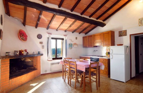 Poggibonsi Apartment | Tenuta Il Tresto - Primula Holiday Home