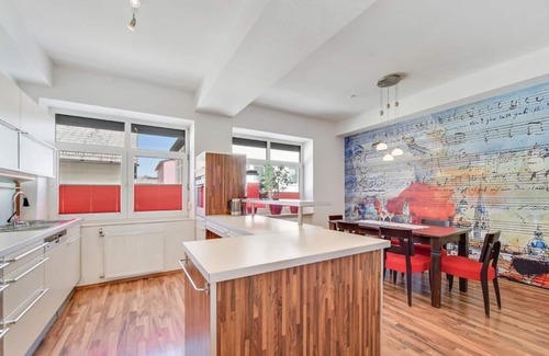 Schallmoos Apartment | Terrace apartment with wellness area