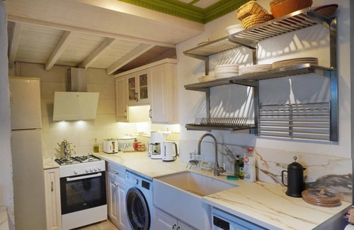 Sirince House | Terrace Houses Sirince - Fig, Olive Clockmakers and Grapevine