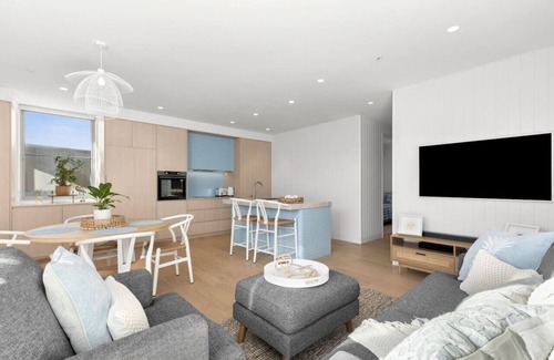 Ocean Grove Apartment | Terrace LUXE- 100m to shops, 2 KING beds, Parking