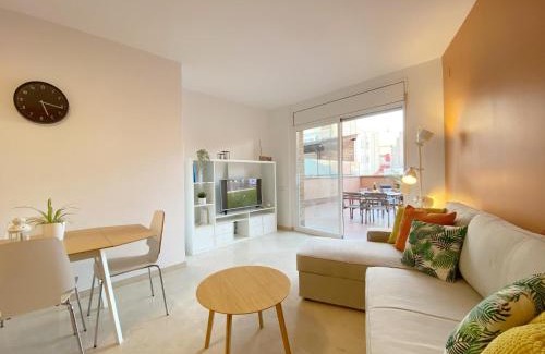Sants-Montjuic Apartment | Terracotta terrace