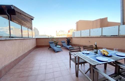 Sants-Montjuic Apartment | Terracotta terrace
