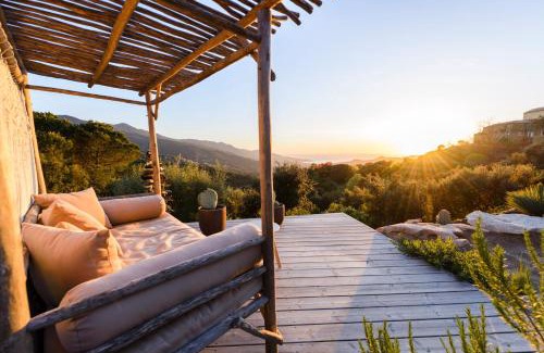 Sari-d'Orcino House | Terre de Maquis, maison d'hôtes vue mer Corse