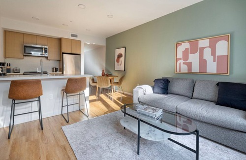 Uptown Oakland Apartment | Terrific Oakland 2BR w/Lounge & BBQ, nr Restaurants, by Blueground