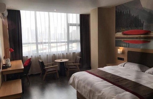 Dalingshan Hotel | Thank Inn Chain Hotel Guangdong Dongguan Daling Mountain Guanchang Road