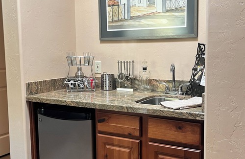 Sam Hughes House | The 1st Place - Beautiful and spacious 5 bedroom home next to U of A.