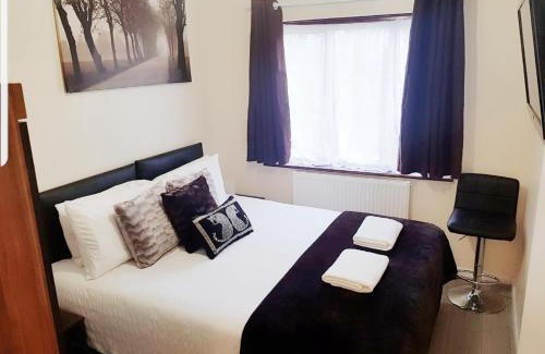 Ponders End Bed & Breakfast | The 55