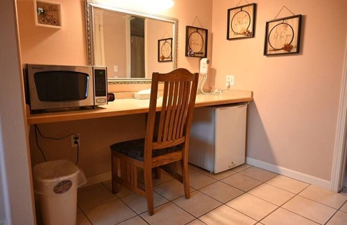 Fairbanks Apartment | The Adamina - Seward Suite