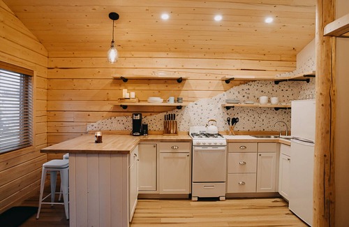 Badger Cabin | The Alaskan Hideaway - As Seen On YouTube