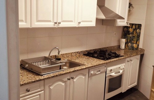 Bunol House | The Almazán. Quiet house with interior courtyard, close to the center and routes.