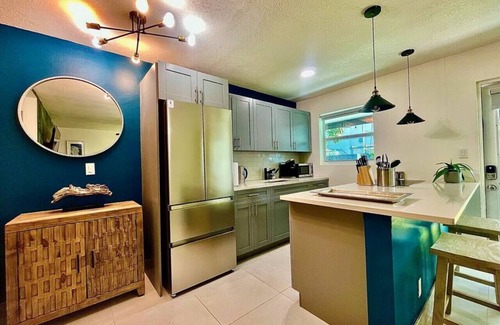 Victoria Park Apartment | The Amazon by Holiday Park Near the Beach at Las Olas