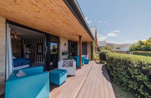 Lake Tekapo House | The Andromeda Hideaway - 6BR Hot tub BBQ