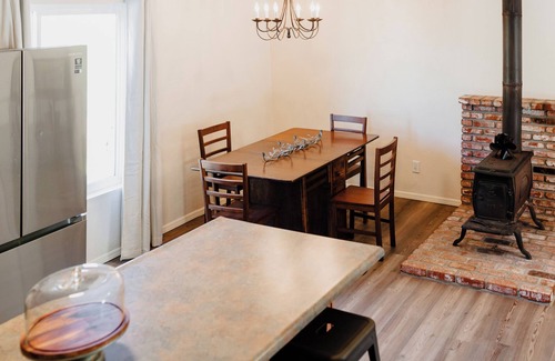 Springville Apartment | The Apartment at Mt. Dennison - Cozy Apt. in Balch Park near Sequoia Forrest