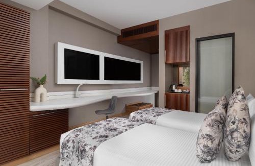 DLF Phase 1 Hotel | The Atara Near Golf Course Road