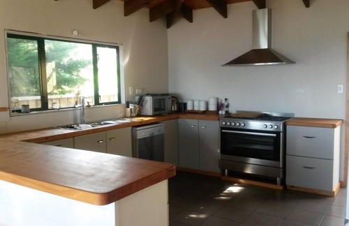 Omapere House | The Bar Hokianga Accommodation