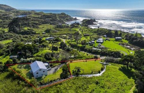Mahia House | THE BARN
