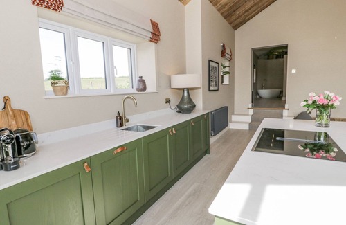 Llanfechell House | THE BARN, romantic, luxury holiday cottage in Llanfechell