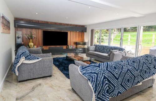 Benllech House | The Bay