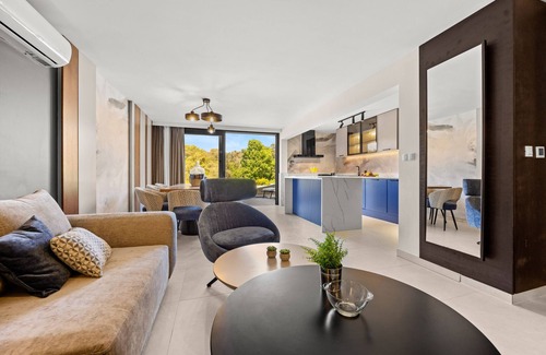 Kozino Apartment | The Bayfront - Luxury Pool Residence