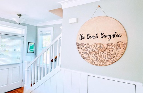 Nelscott House | The Beach Bungalow at Olivia Beach, Hot Tub and Outdoor Summer Pool, sleeps 6