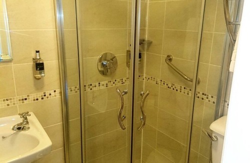 Inishbofin Bed & Breakfast | The Beach Day's Bar & B&B