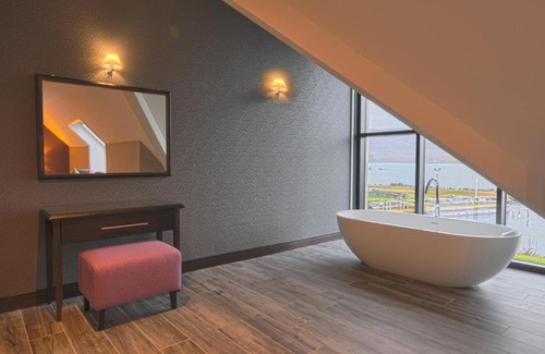 Inverbeg Hotel | The Beach House Loch Lomond