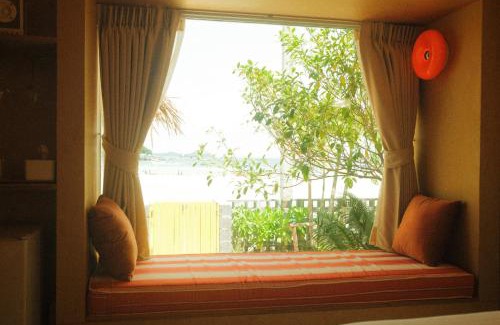 Haad Ta Waen Bed & Breakfast | The Beach Road cabin kohlarn