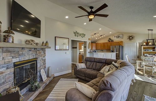 Tallassee House | The BEST views in TN! 200 miles of mountains and valley views East to West!