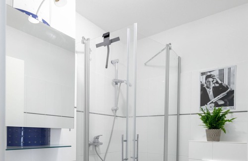 Hofheim am Taunus Apartment | The Beverly Hills of Frankfurt: The Garden Apartment