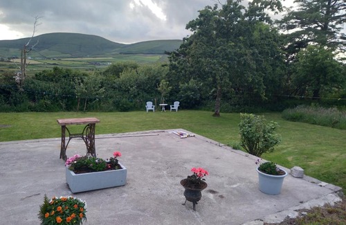 Ballinskelligs Apartment | The Big Room