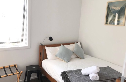 Manapouri House | The Bivy- Manapouri Lakefront