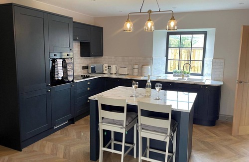 Wooler Cottage | The Blacksmiths Shop Cottage - Sleeps 2 - Hot Tub