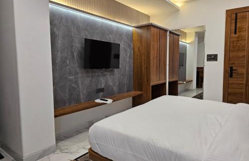 Gwalior Hotel | The Blu Pearl