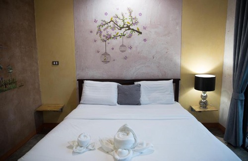 Ranong Resort | The Boat House