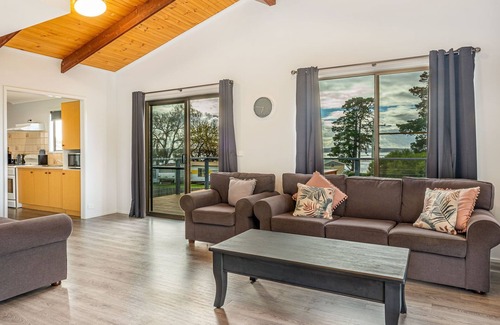 Corinella House | The Boat Ramp Getaway