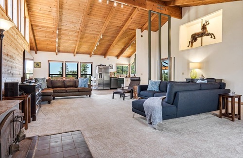 Salmon Creek House | The Bodega House~Enchanting Seaside Retreat! Beach & Pastures!WiFi/Yard Games
