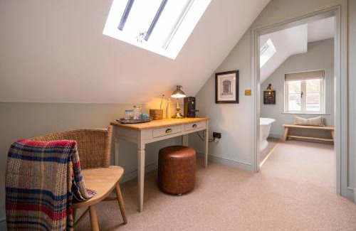 Henley House | The Bottle & Glass Inn - Book All 3 Rooms