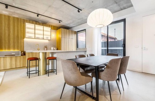 Port Melbourne House | The Bridge - Epitomising Modern Luxury by the Bay