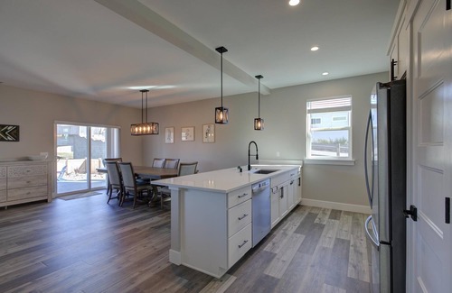 Ocean Shores House | The Bridge House - Oyhut Bay Seaside Village