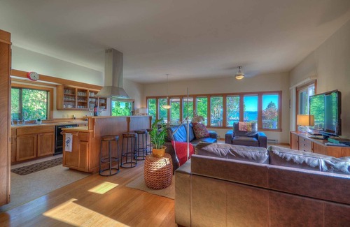 West Sound House | The Bungalow on the Shore in West Sound