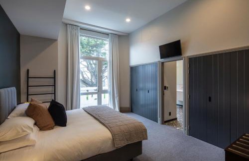 Dunedin City Centre Apartment | The Burlington Luxury Octagon Apartment