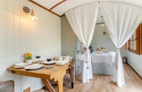 Bronllys House | The Butterfly Hut