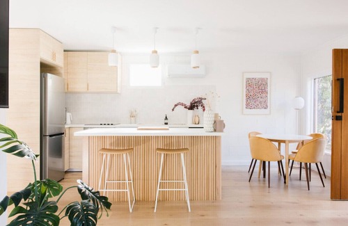 Kingston Park Apartment | The Byron - Luxury Seaside Stay I Wifi I Nespresso