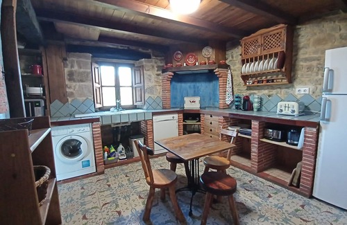 Argomilla Cottage | The Cabárceno Thicket