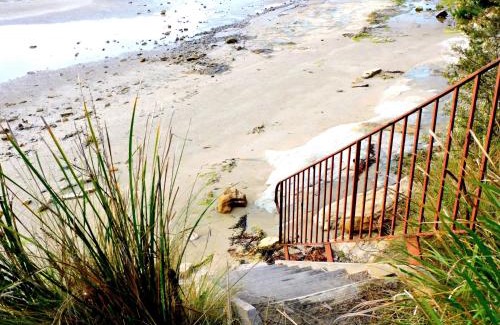 Lunawanna House | The Cabin By the Sea - Cosy Waterfront Getaway