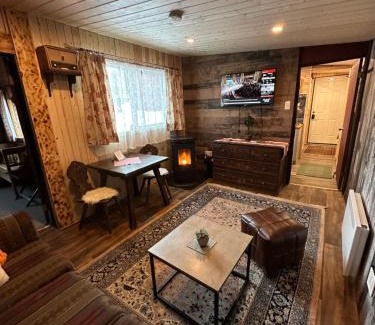 Stewart Ski Chalet | The Cabin